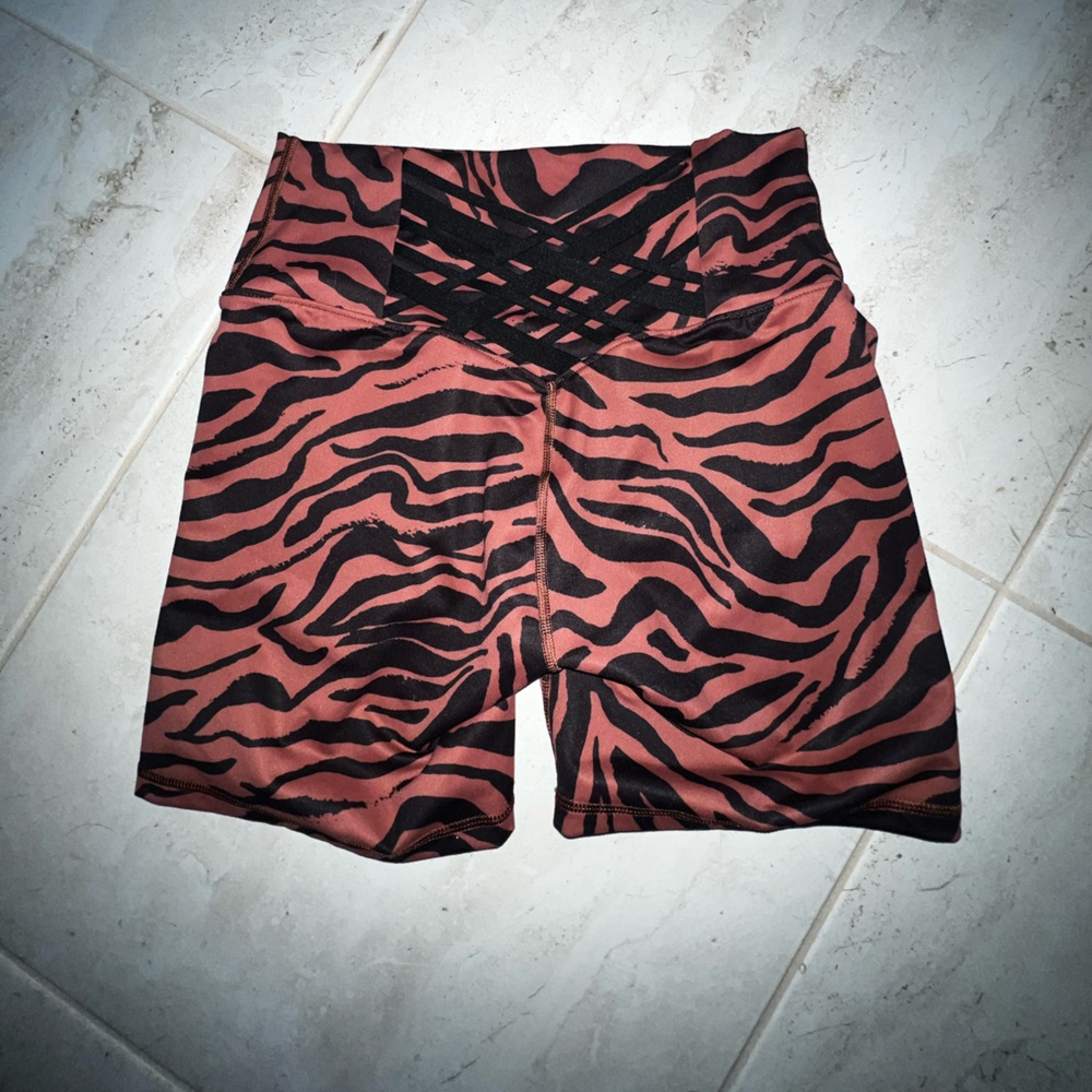 Fabletics PoweHold shorts size Small